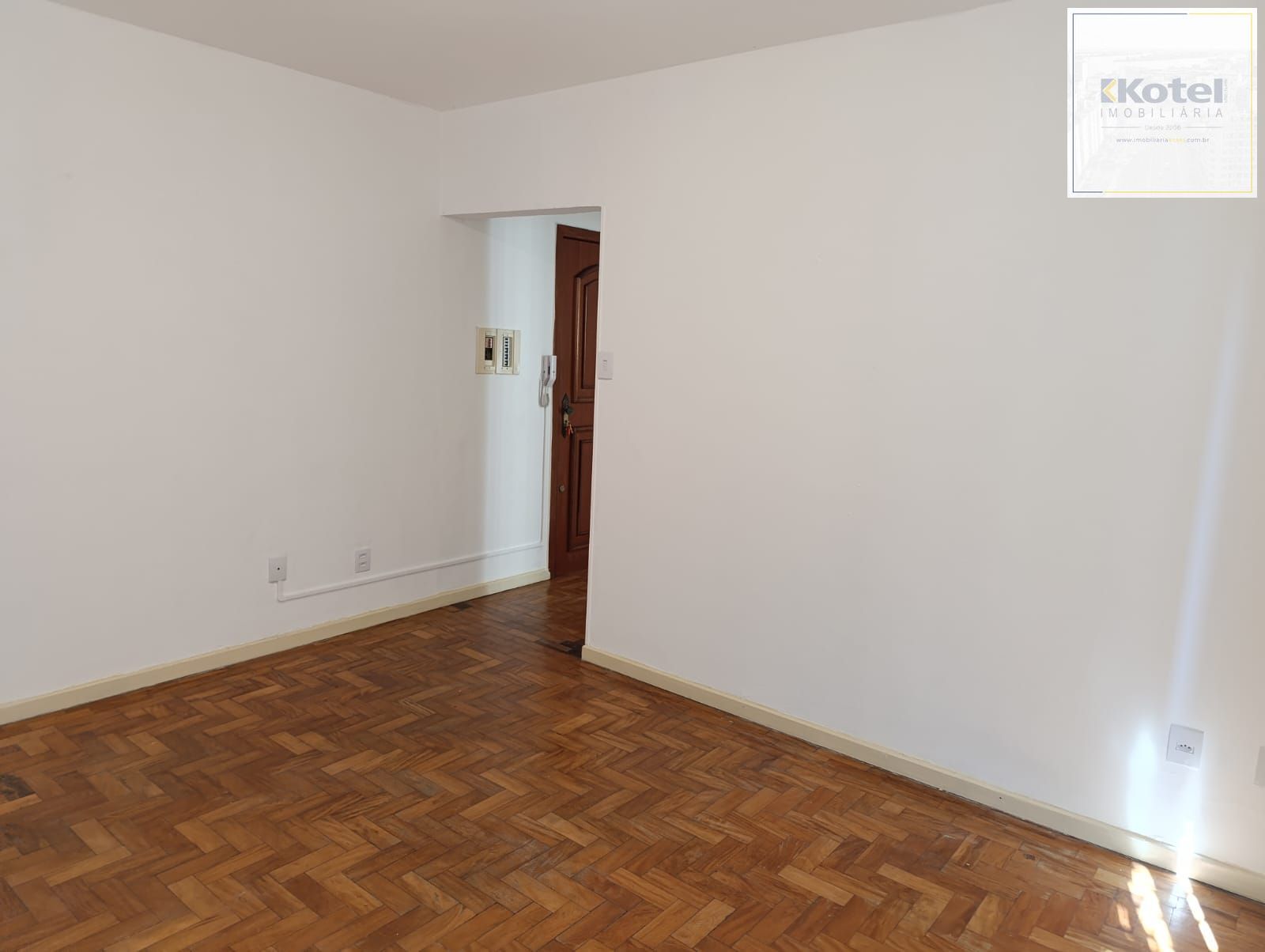 Apartamento térreo de 2 dormitórios e 1 vaga no bairro Praia de Belas — foto 4