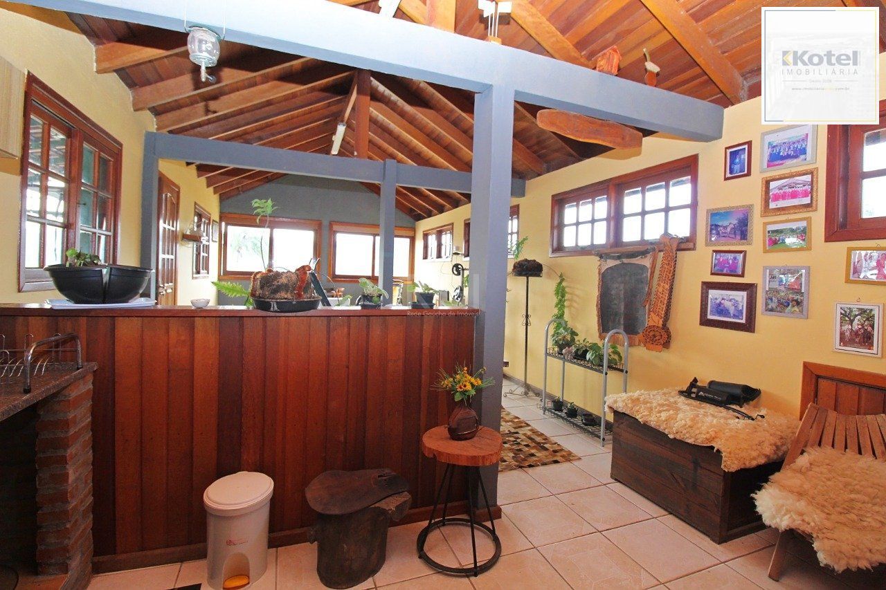 Casa para Venda - 339m², 3 dormitórios, 2 vagas - Vila Nova, Porto Alegre