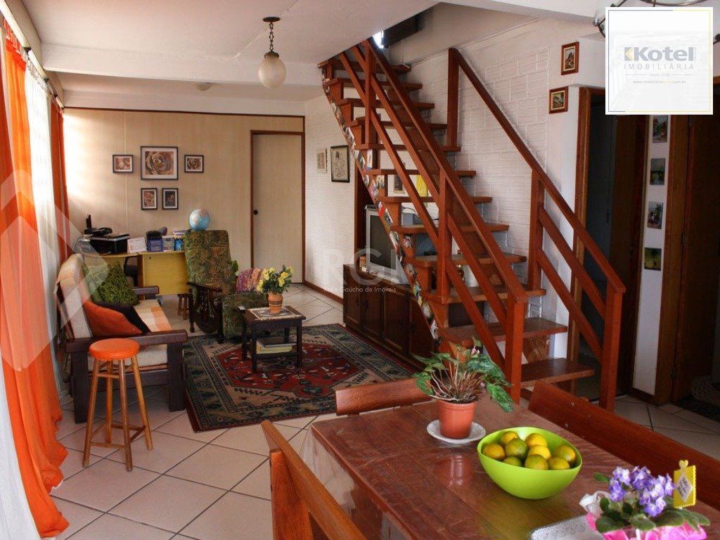 Casa para Venda - 246.24m², 5 dormitórios, sendo 1 suites, 4 vagas - Rubem Berta — foto 2