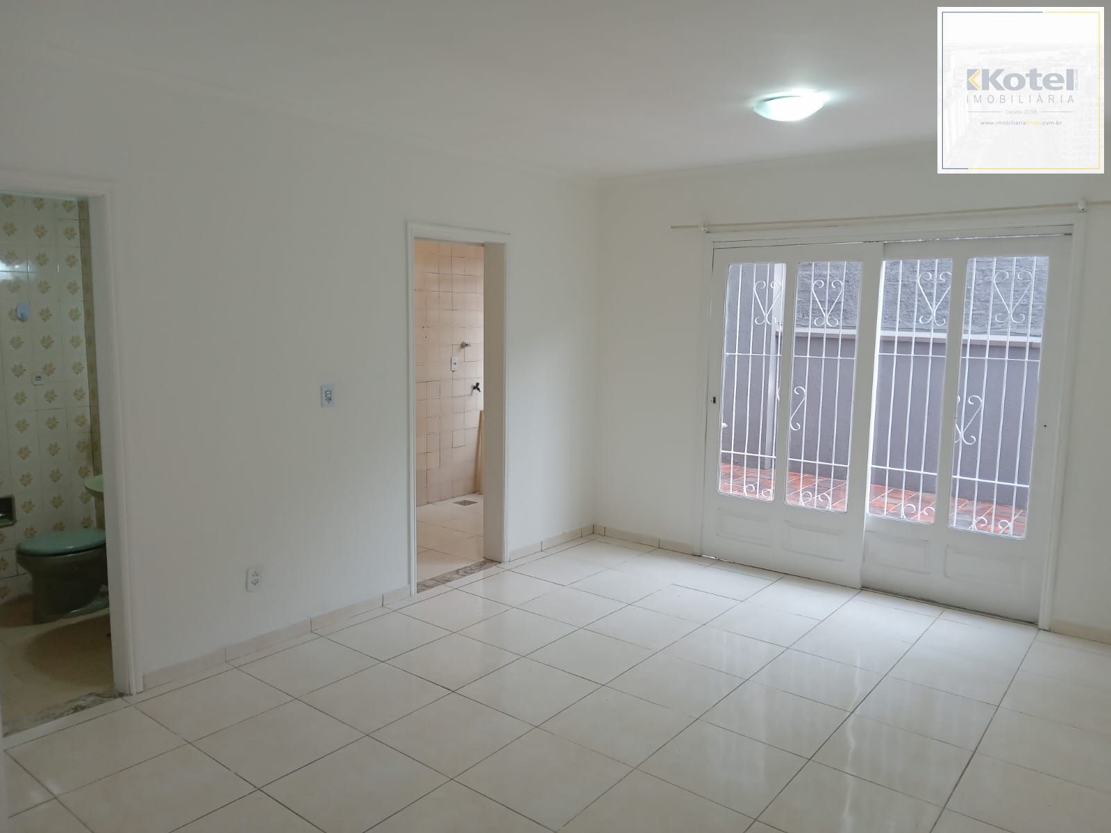 Apartamento 01 dormitório térreo sem garagem e elevador