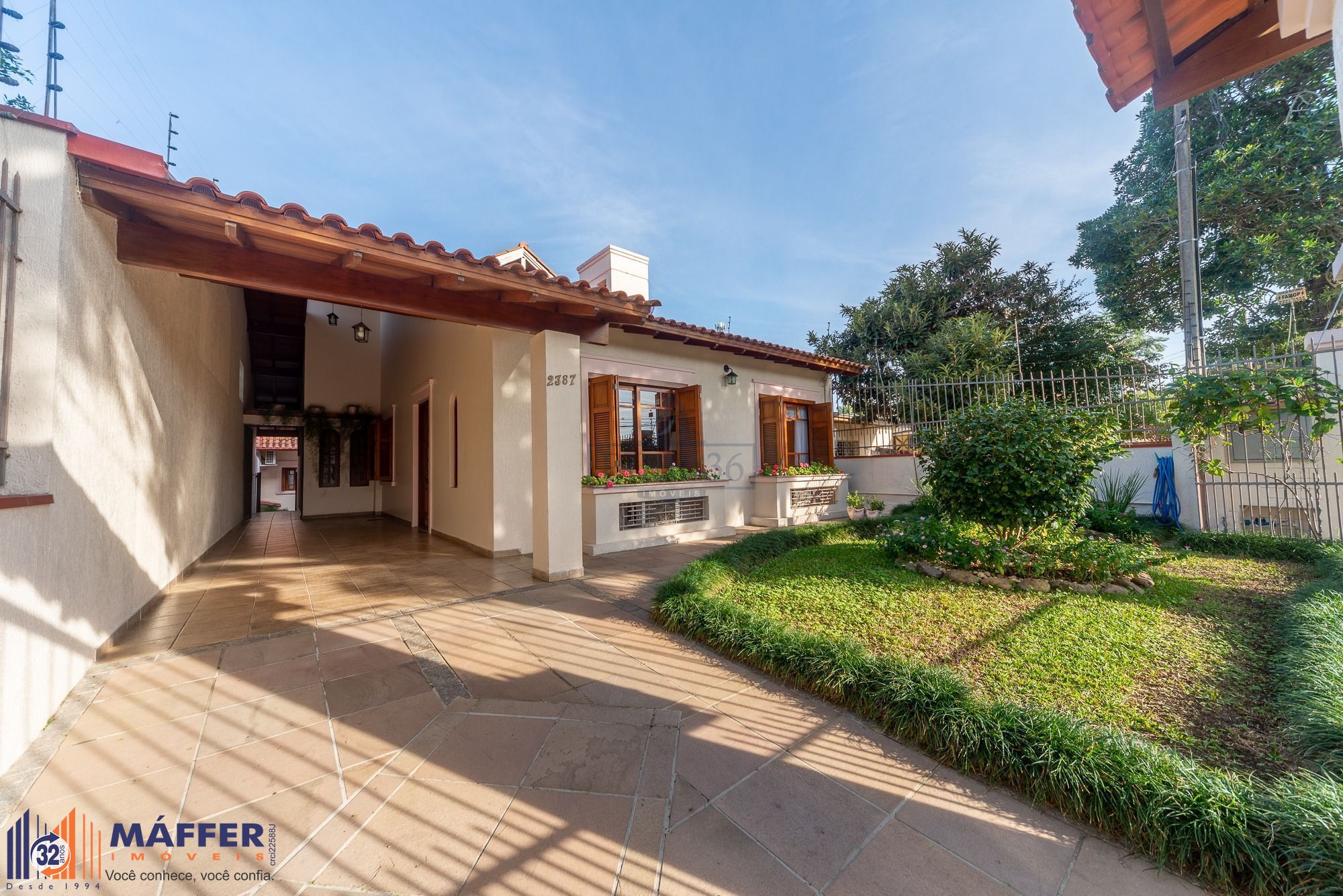 Casa, 4 quartos, 240 m² - Foto 1