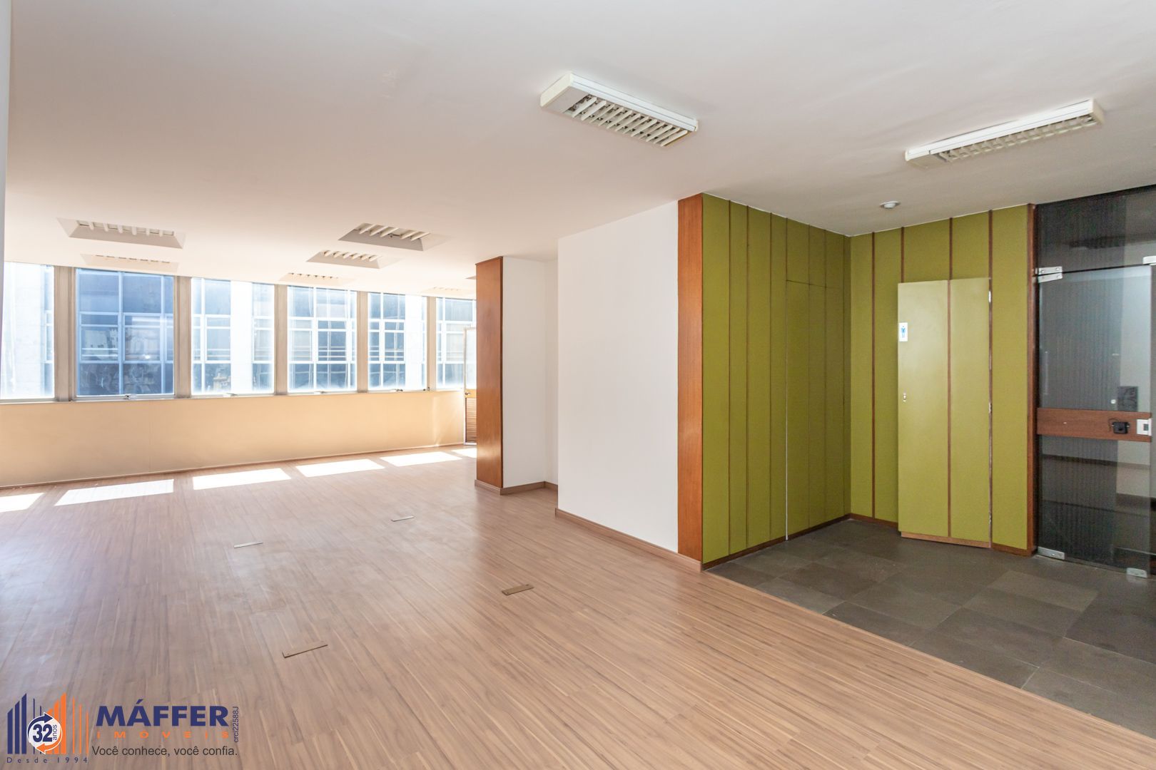 Sala Comercial no Bancidade, 1 sala, à venda, 125 m², Centro Histórico - Porto Alegre — foto 2