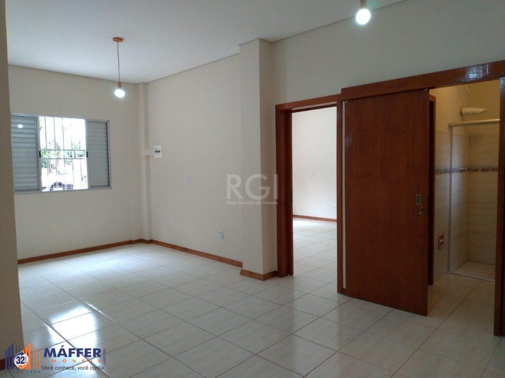 Apartamento de 4 dormitórios, sendo 2 suites, no bairro Petrópolis DESOCUPADO