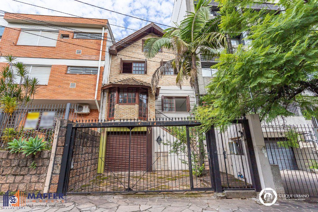 Casa para Venda - 330m², 4 dormitórios, sendo 3 suites, 2 vagas - Petrópolis