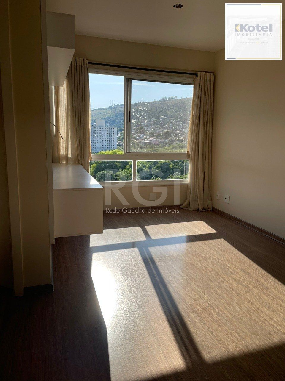 Apartamento com 2 dormitórios, localizado no bairro Morro Santana em Porto Alegre/RS.