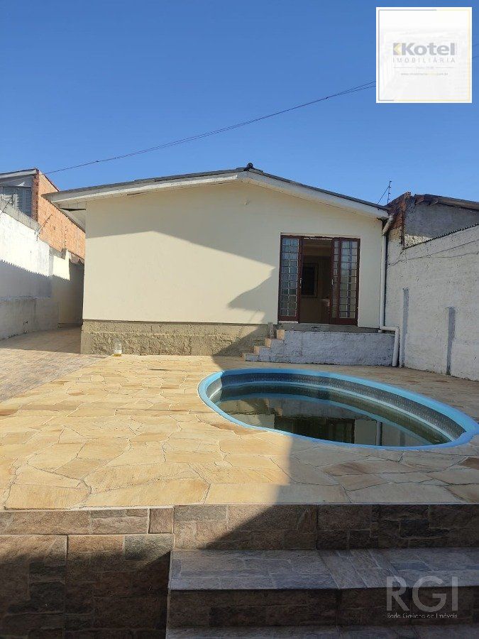 Casa para Venda - 140m², 3 dormitórios, 4 vagas - Santa Isabel
