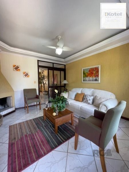 Casa em Porto Alegre, no bairro Hípica, com 3 dormitório(s), e 3 banheiros, à venda. — foto 2