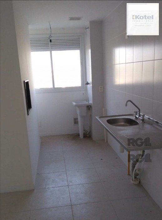 Apartamento com 75m² privativos, 3 dormitórios sendo 1 suíte, living dois ambientes,  imóvel arejado e iluminado.