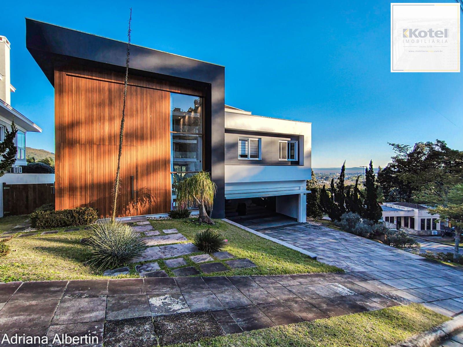 CASA COM 341M² PRIVATIVO - ALPHAVILLE PORTO ALEGRE