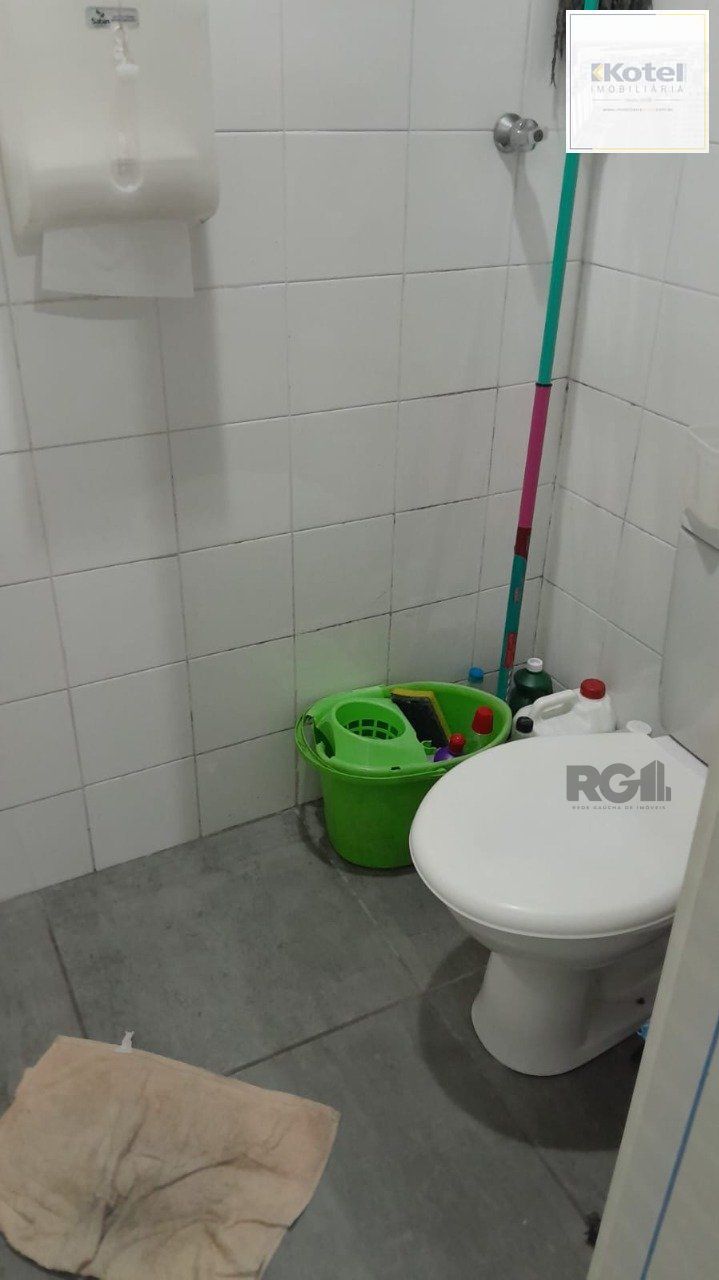 Sala térrea,com 78 m2 de pátio,com 200,98m2,na Lima e Silva
