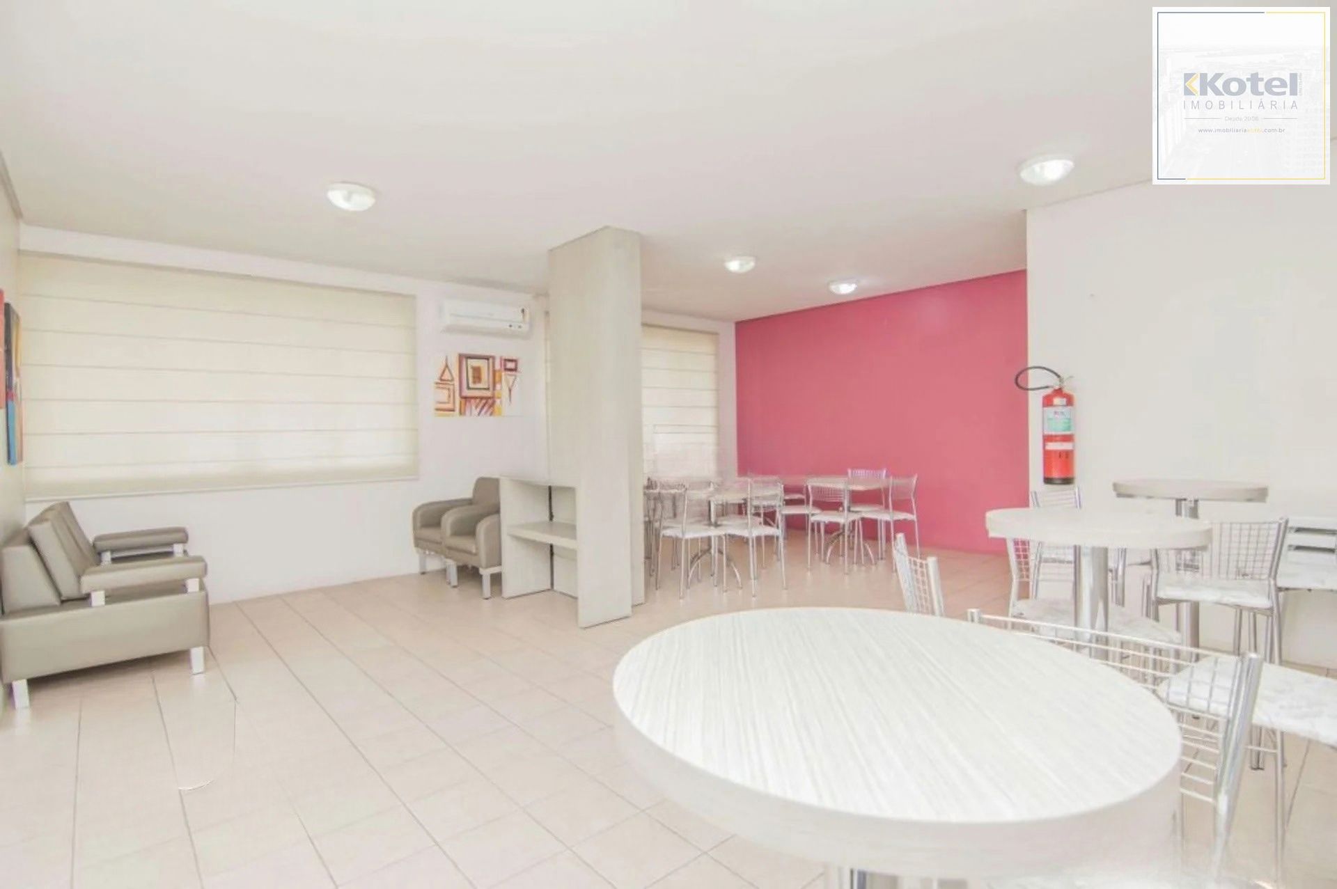 Vende-se apartamento com 2 quartos e 1 vaga – Chácara das Pedras