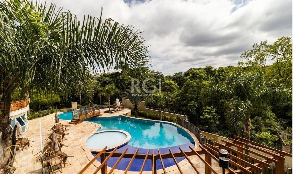 Casa de Condomínio à venda com 4 quartos, 185m², 1 suíte, 4 vagas, Avenida Engenheiro Ludolfo Boehl no bairro Teresópolis em Porto Alegre