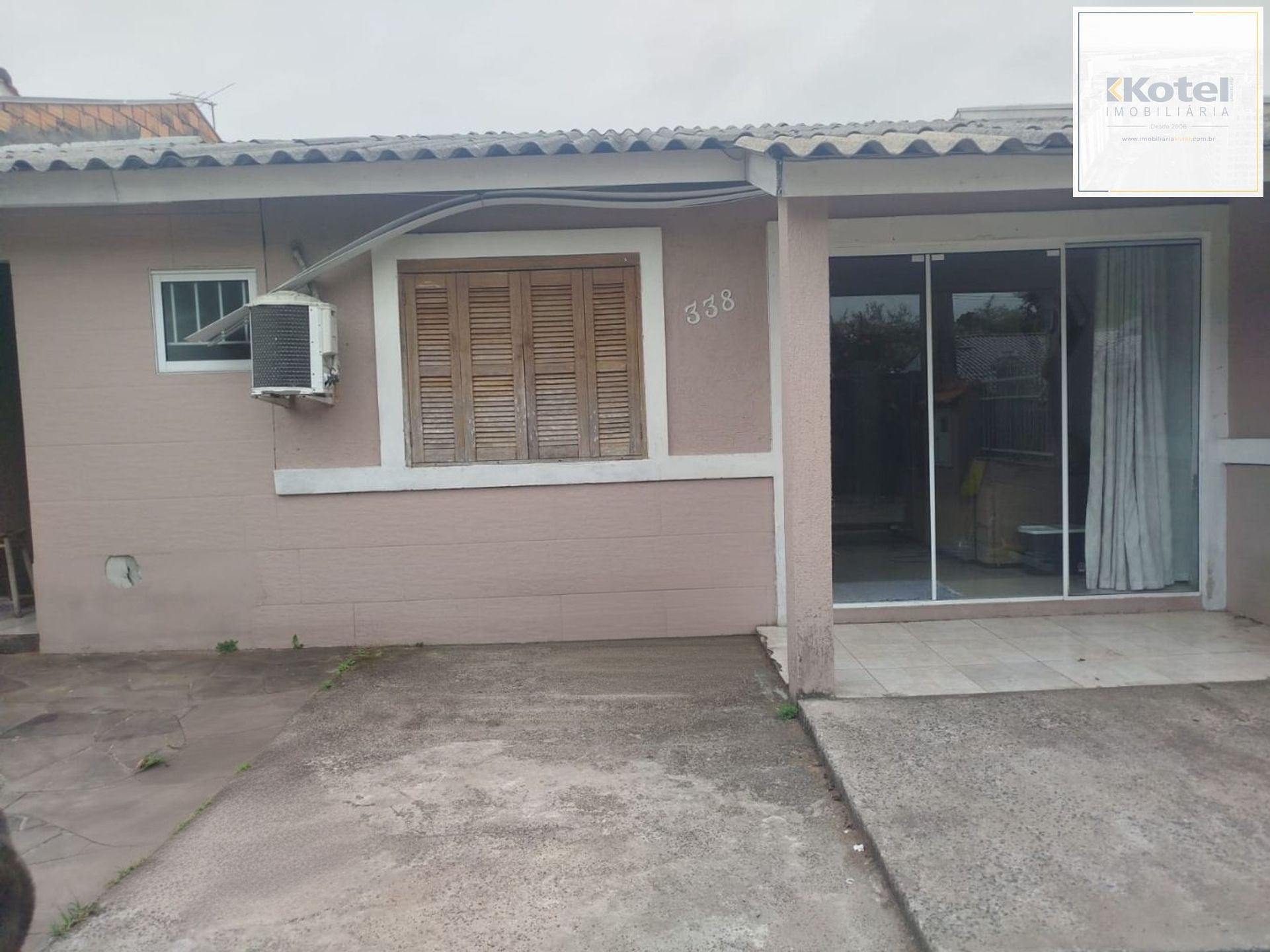 Casa de 2 dormitórios e 2 vagas de garagem em são José Canoas.