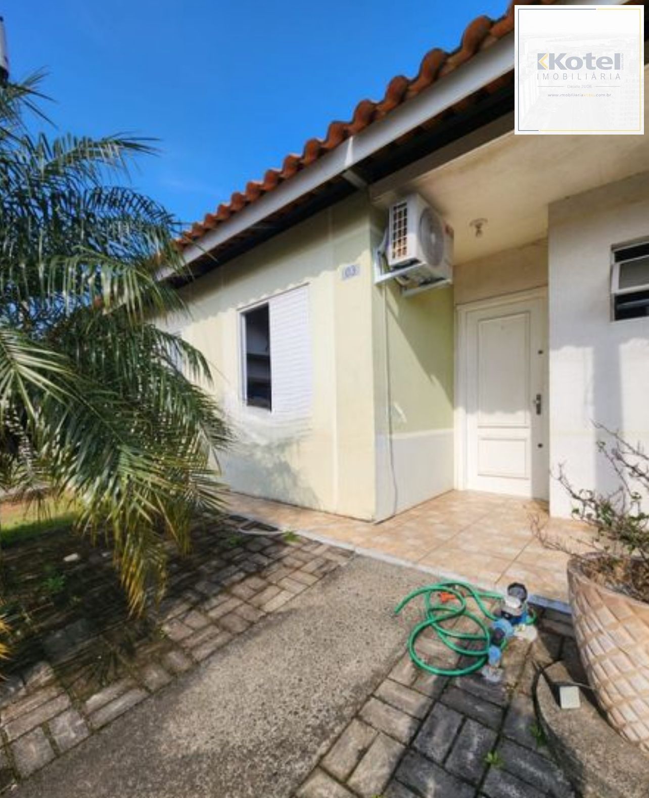 Casa em Condomínio com 2 quartos e 73m² à venda em Jardim Algarve, Alvorada.