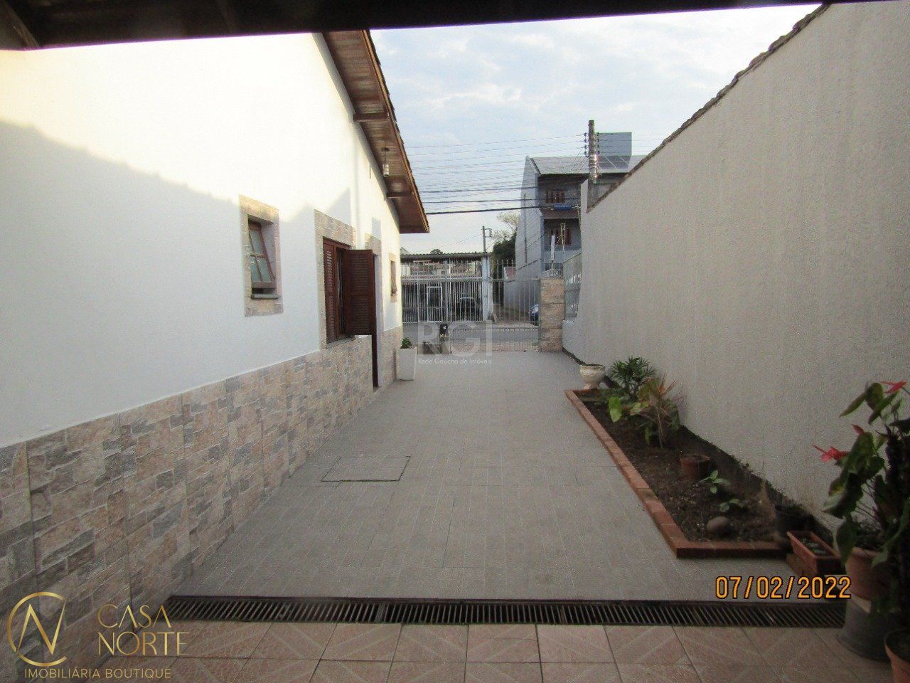 Casa à venda com 3 quartos, 154m², 1 suíte, 3 vagas, Rua Camaqua no bairro Camaquã em Porto Alegre