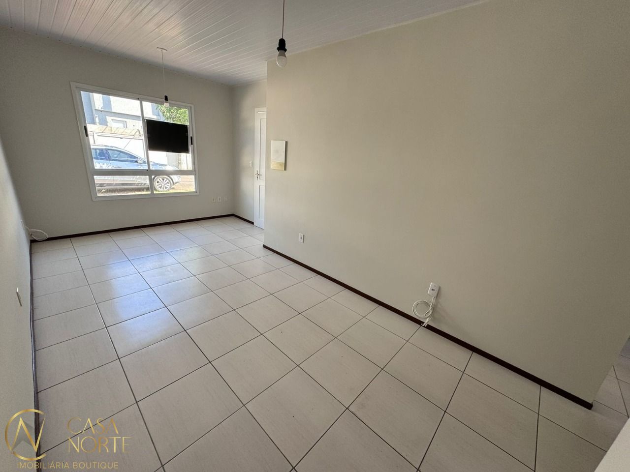 Casa de Condomínio à venda com 3 quartos, 60m², 1 vaga, Estrada Costa Gama no bairro Restinga em Porto Alegre