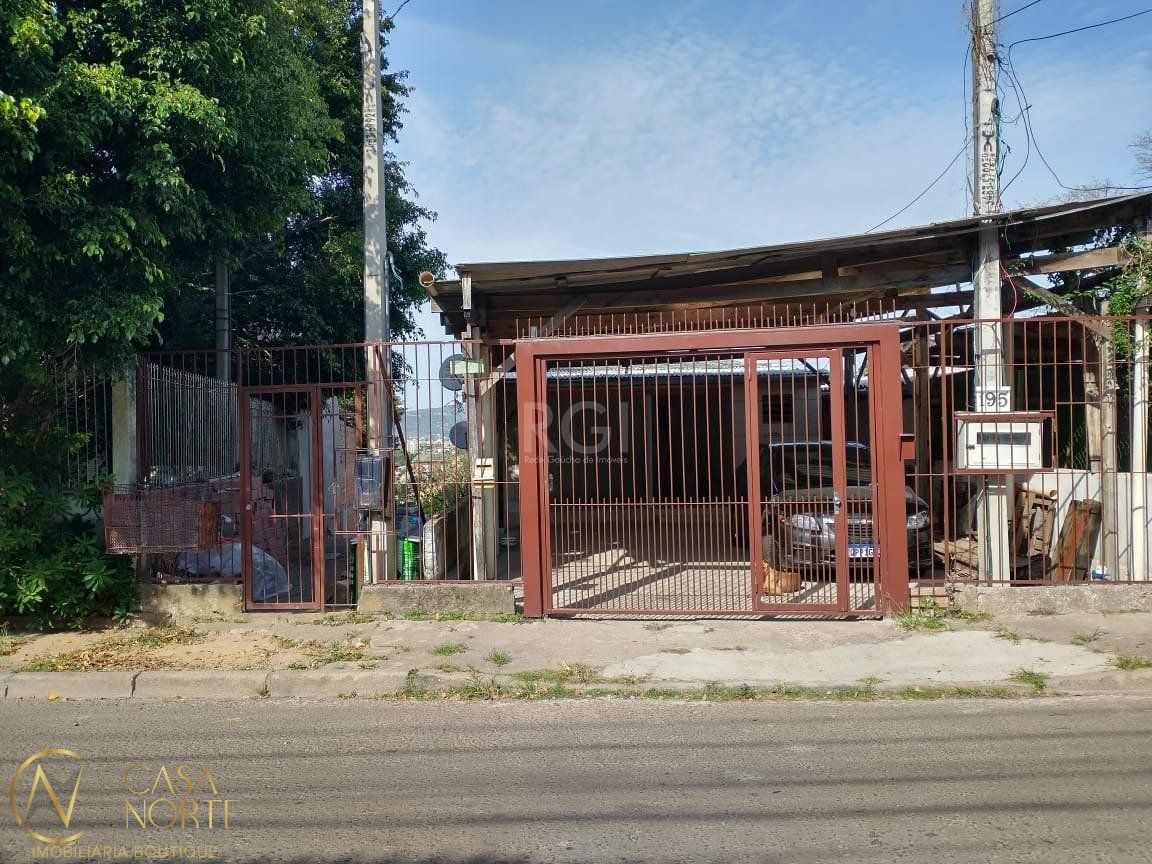 Casa à venda com 3 quartos, 10m², Rua Jarbas Siqueira Pereira no bairro Jardim Carvalho em Porto Alegre
