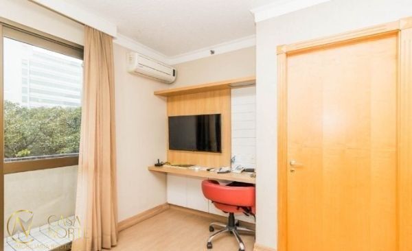Apartamento à venda com 1 quarto, 44m², Rua Miguel Tostes no bairro Rio Branco em Porto Alegre