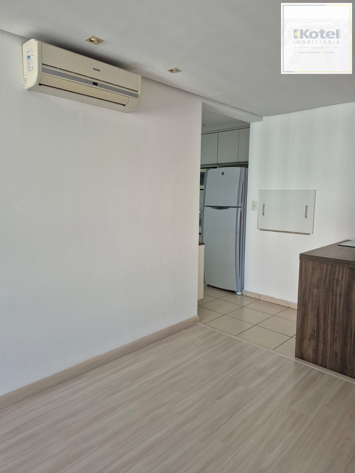 Apartamento no Centro de 2 dormitórios e 2 vagas DESOCUPADO