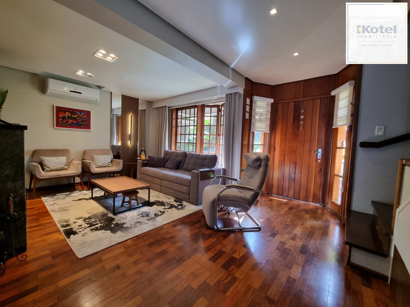 Casa de 3 Dormitórios em Condomínio Fechado Infra Completa — foto 3