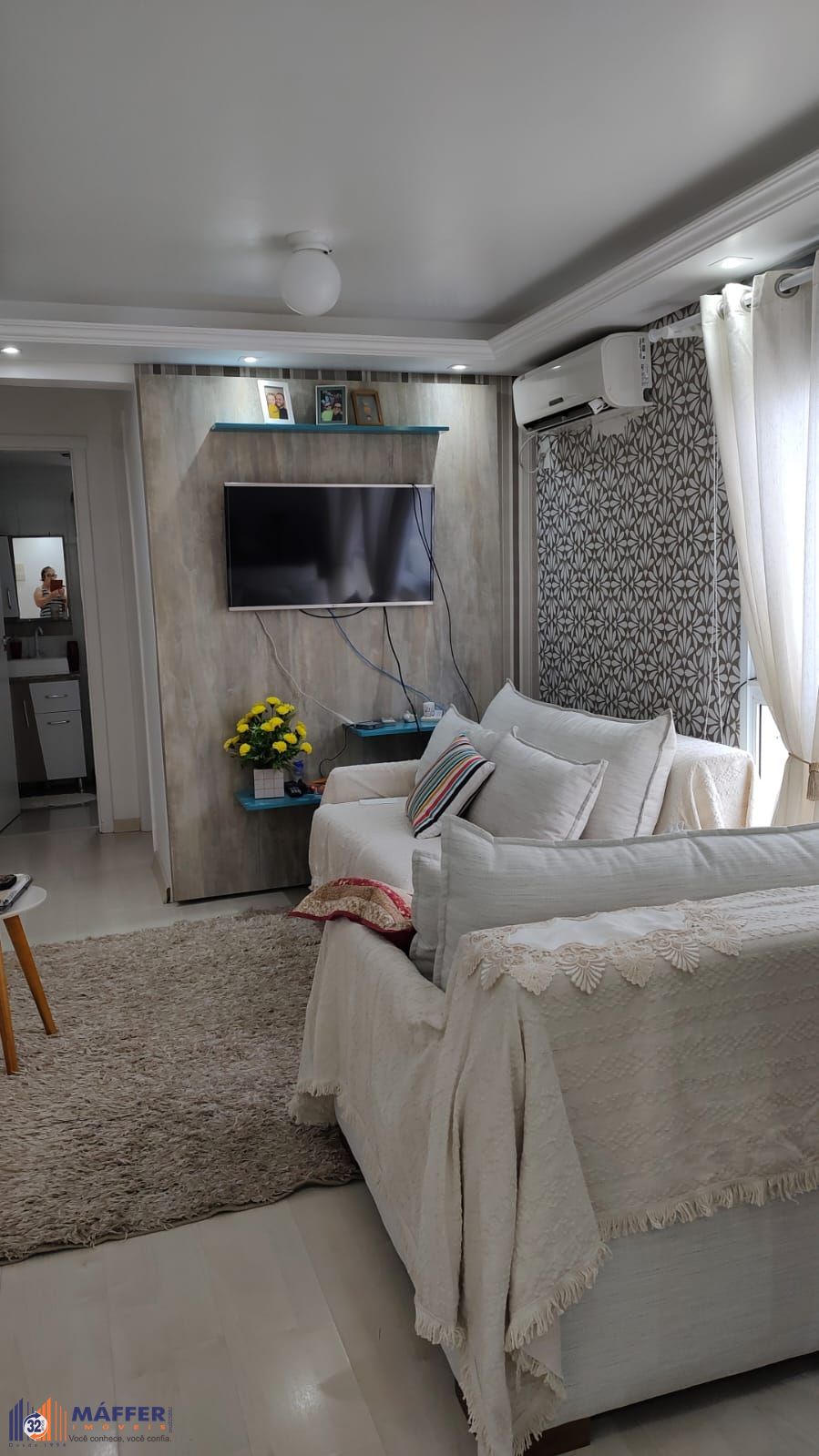 APTO COM 3 DORMITORIOS E BOX