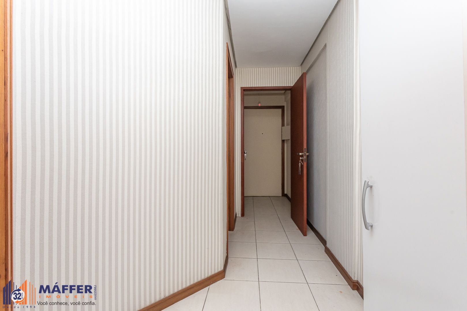 Sala Comercial, 2 salas, à venda, 54 m², Floresta - Porto Alegre — foto 2