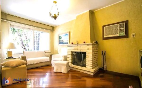 Casa sobrado no Petrópolis com 7 dormitórios e 4 vagas