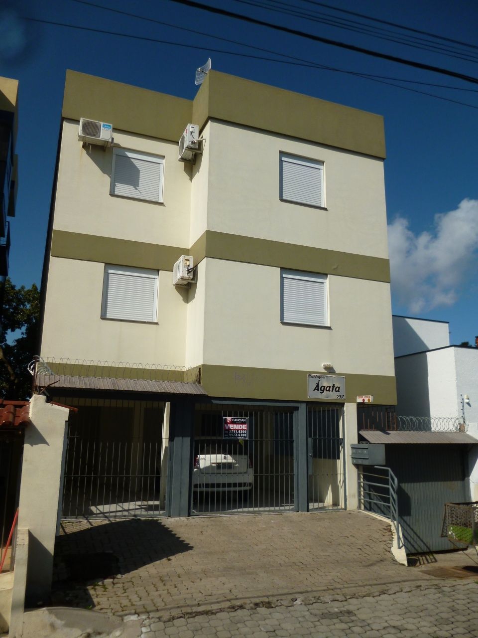 Apartamento à venda com 2 quartos, 63m² - Foto 1