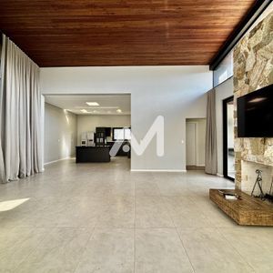 Casa com 250m² e 3 dormitórios no bairro Universitário em Lajeado para Comprar