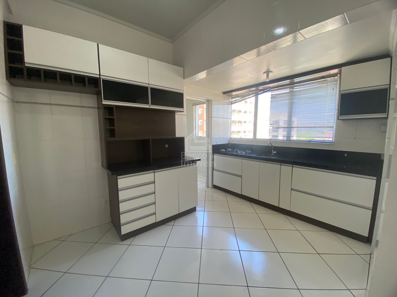 Apartamento para alugar com 2 quartos, 147m² - Foto 11