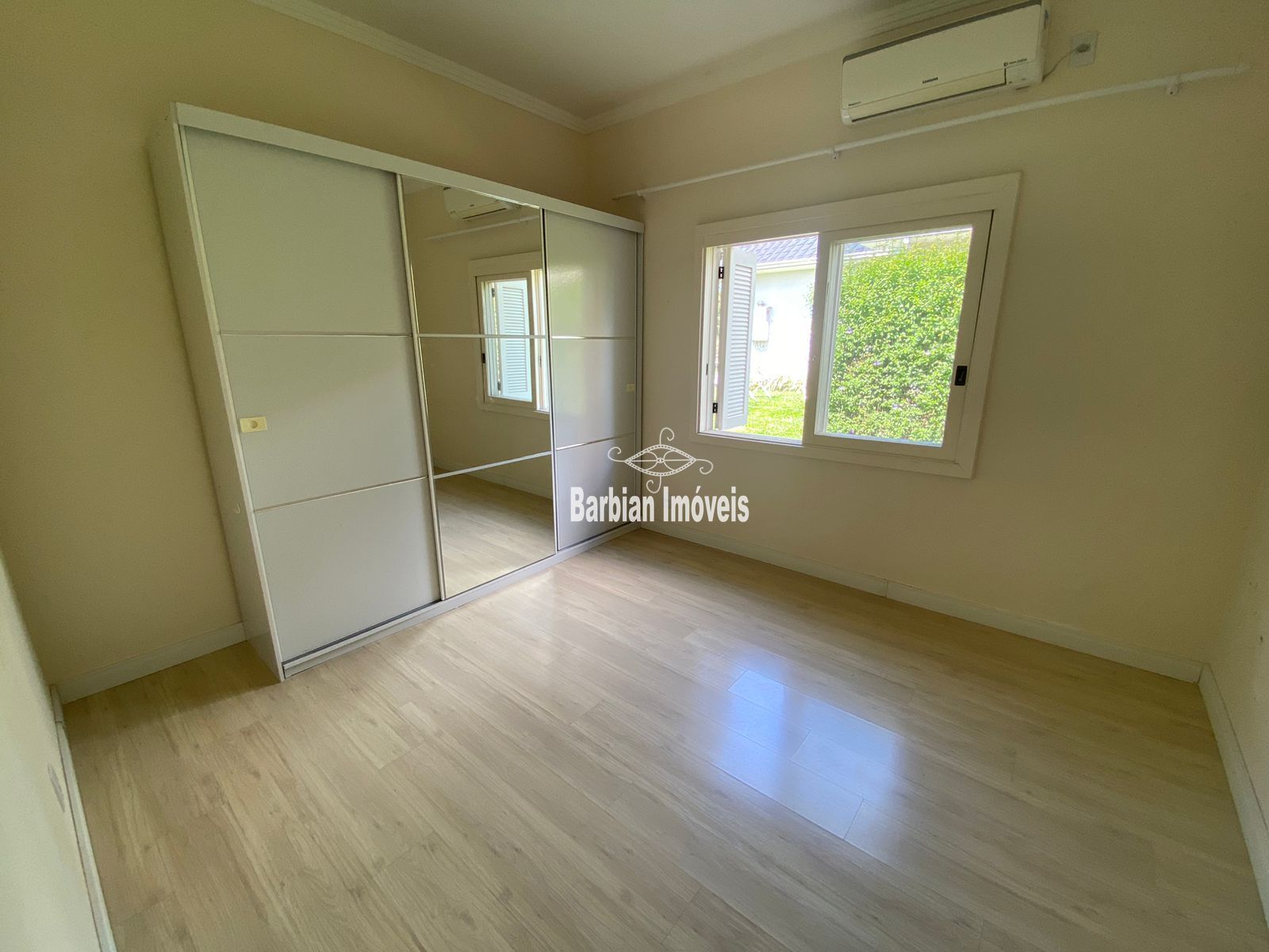 Casa à venda com 3 quartos, 200m² - Foto 11