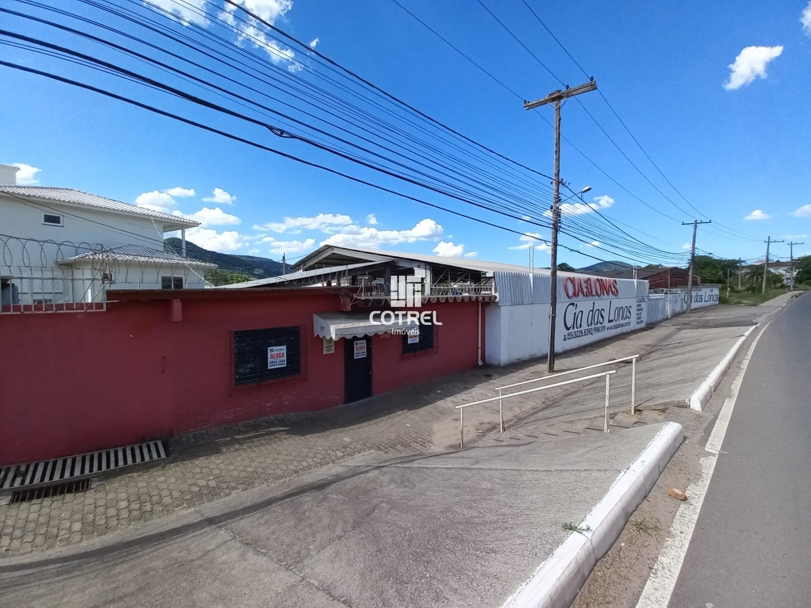 Pavilhão Comercial localizado no Bairro KM3 na cidade de Santa Maria - RS