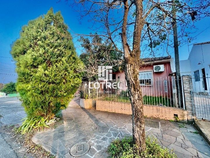 Casa à Venda 3 dormitórios no Bairro Camobi na cidade de Santa Maria/RS.