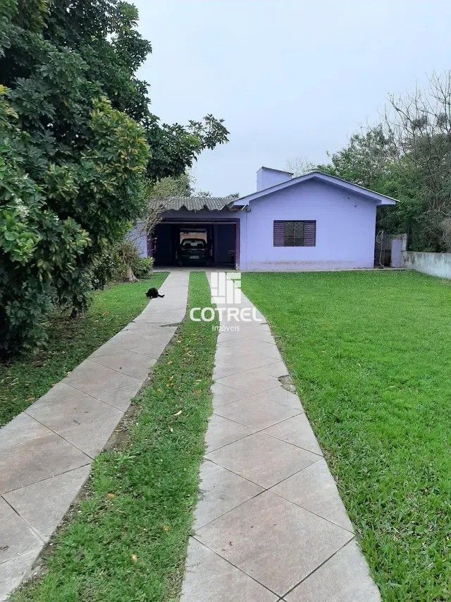 Casa para venda com 3 dormitórios, 3 banheiros, pátio privativo situada na Rua L