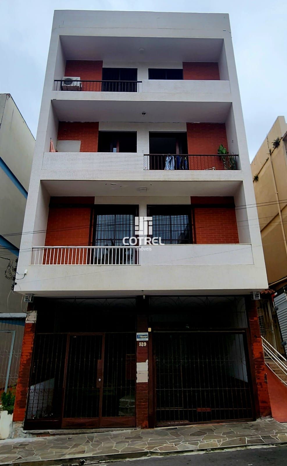 Apartamento para venda com 3 dormitórios 1 sendo suíte, 1 vaga de garagem situad