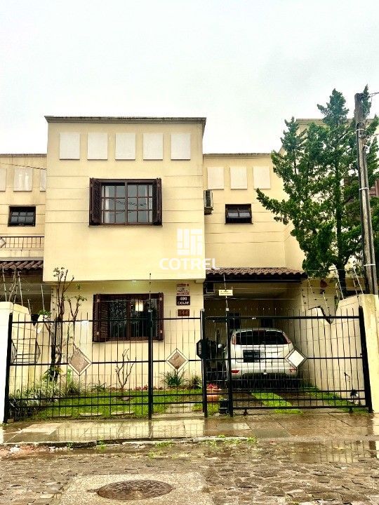 Casa para venda e locação mobiliada 3 dormitórios 1 sendo suíte, 2 vagas de gara