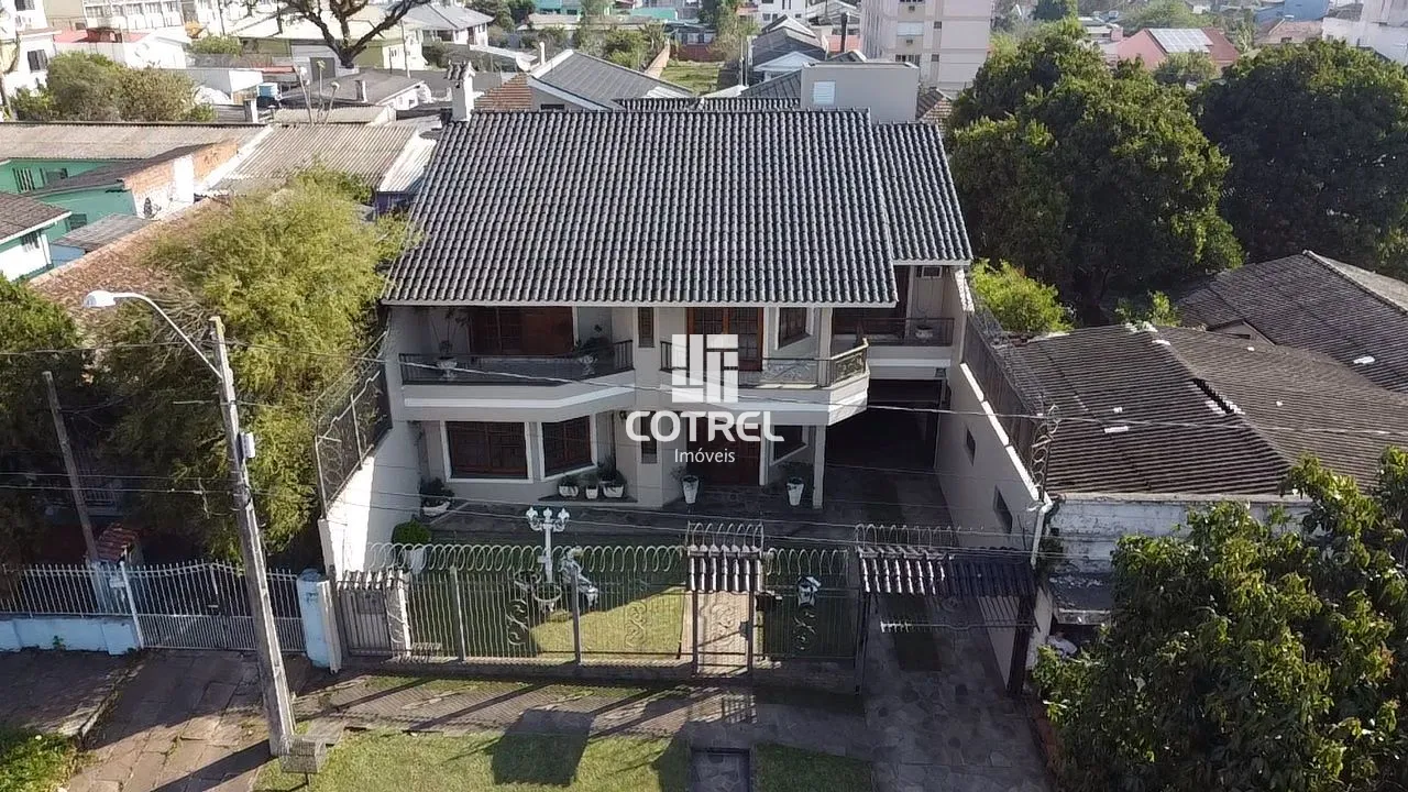 Linda casa com 4 dormitórios, sendo 3 suítes e 2 vagas de garagem na Avenida Lib