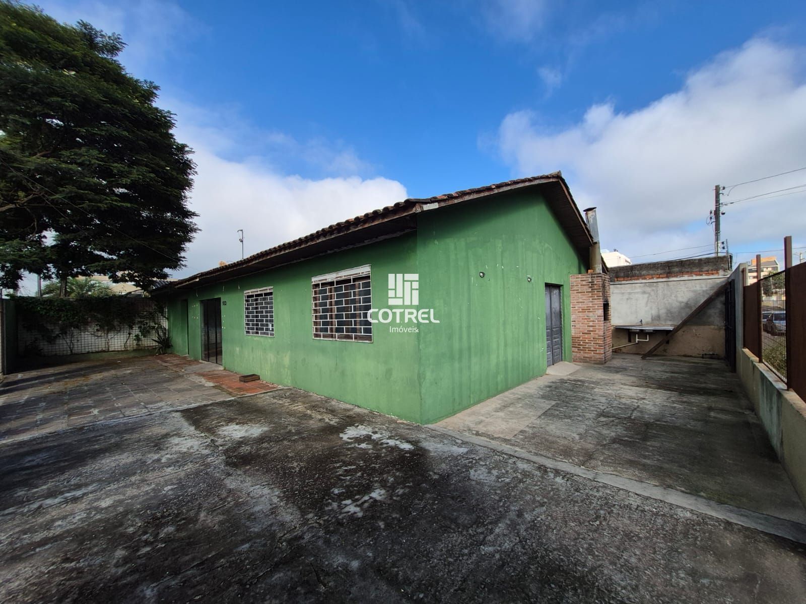 Sala Comercial para Locação com 135m² situada no bairro Camobi em Santa Maria RS