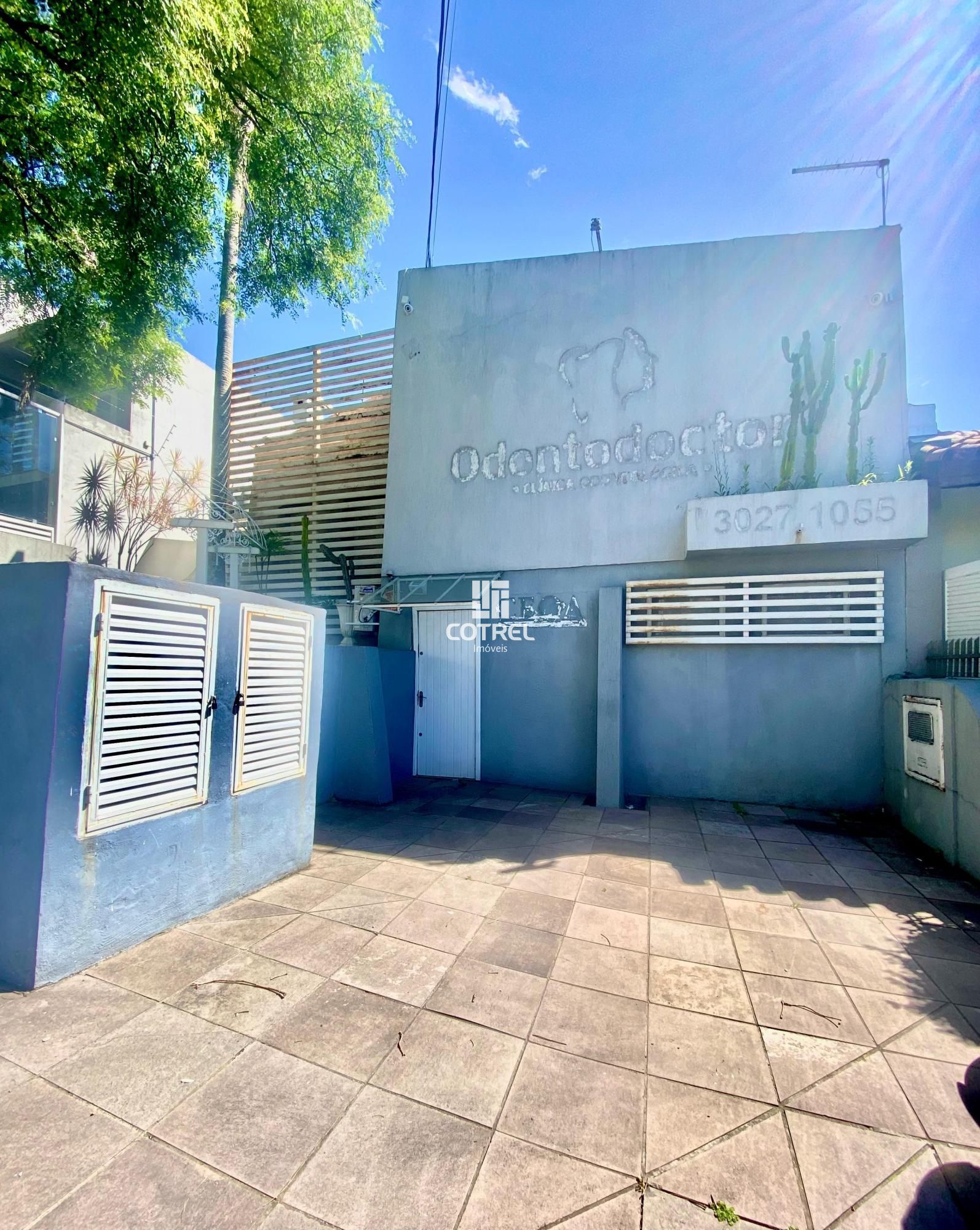 Casa Comercial 217 m² para locação 16 salas, 2 vagas de garagem situada no Bairr