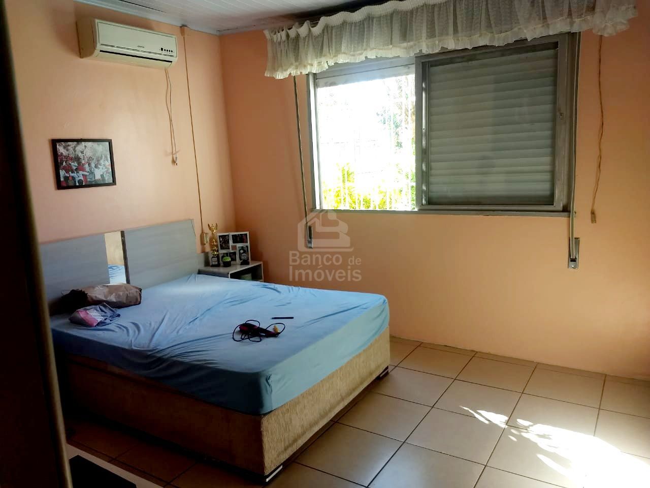 Casa à venda com 5 quartos, 240m² - Foto 4