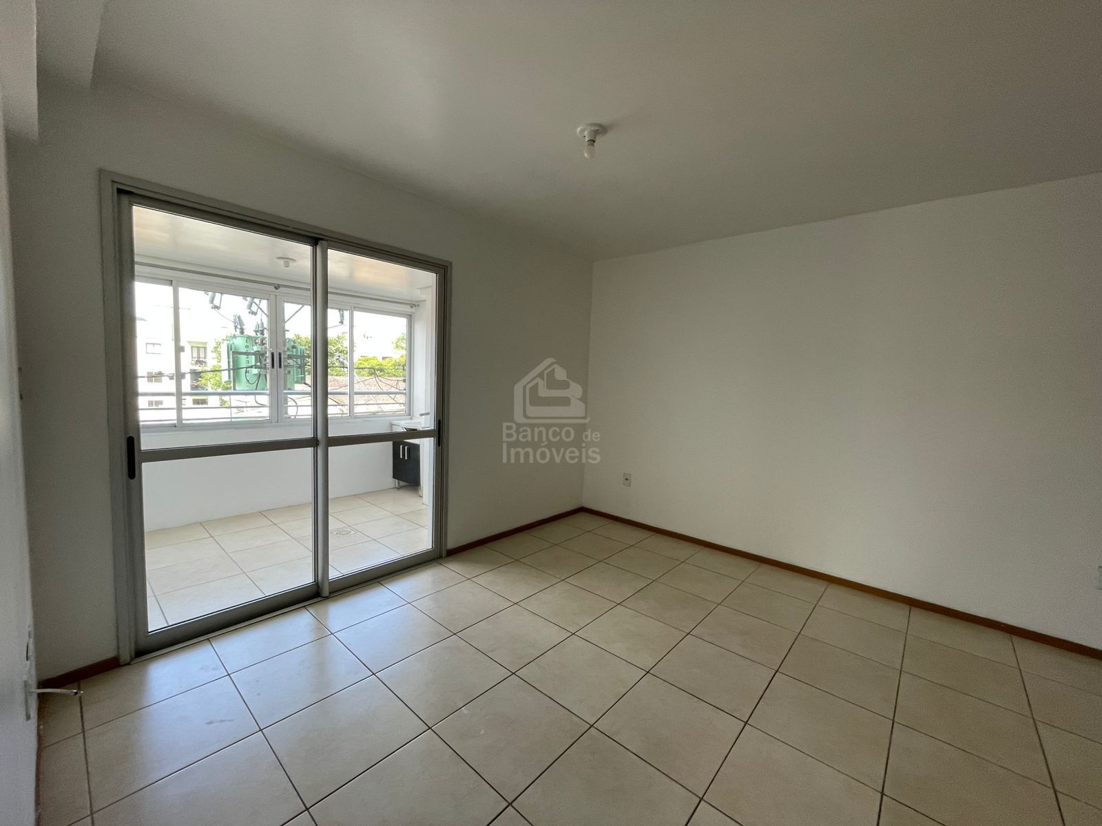 Apartamento para alugar com 2 quartos, 85m² - Foto 4