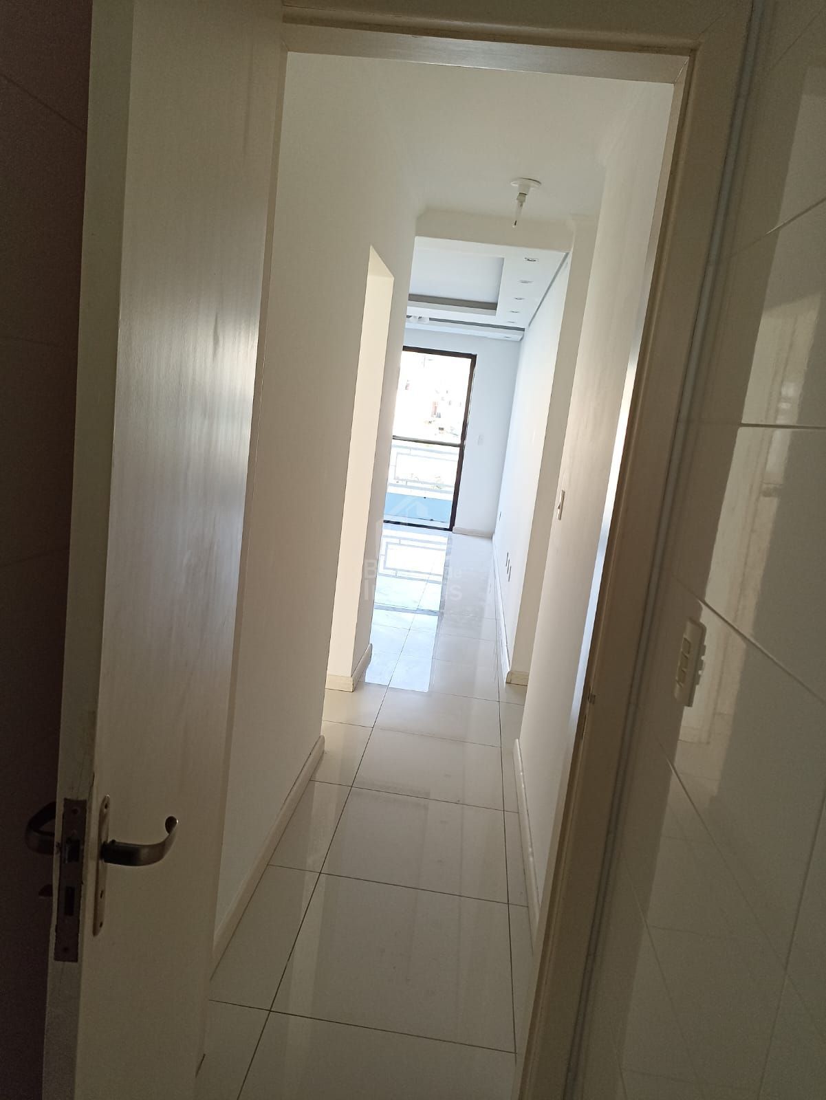 Apartamento à venda com 2 quartos, 75m² - Foto 5