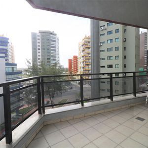 Apartamento com 170m², 3 dormitórios, 1 suíte, 2 vagas no Coliseu em Torres para Comprar