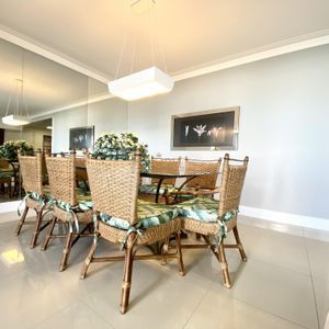 Apartamento com 249m², 4 dormitórios, 4 suítes, 3 vagas no Graziela em Torres para Comprar