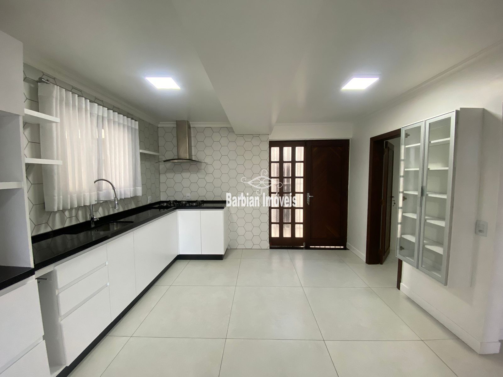 Casa à venda com 3 quartos, 279m² - Foto 14