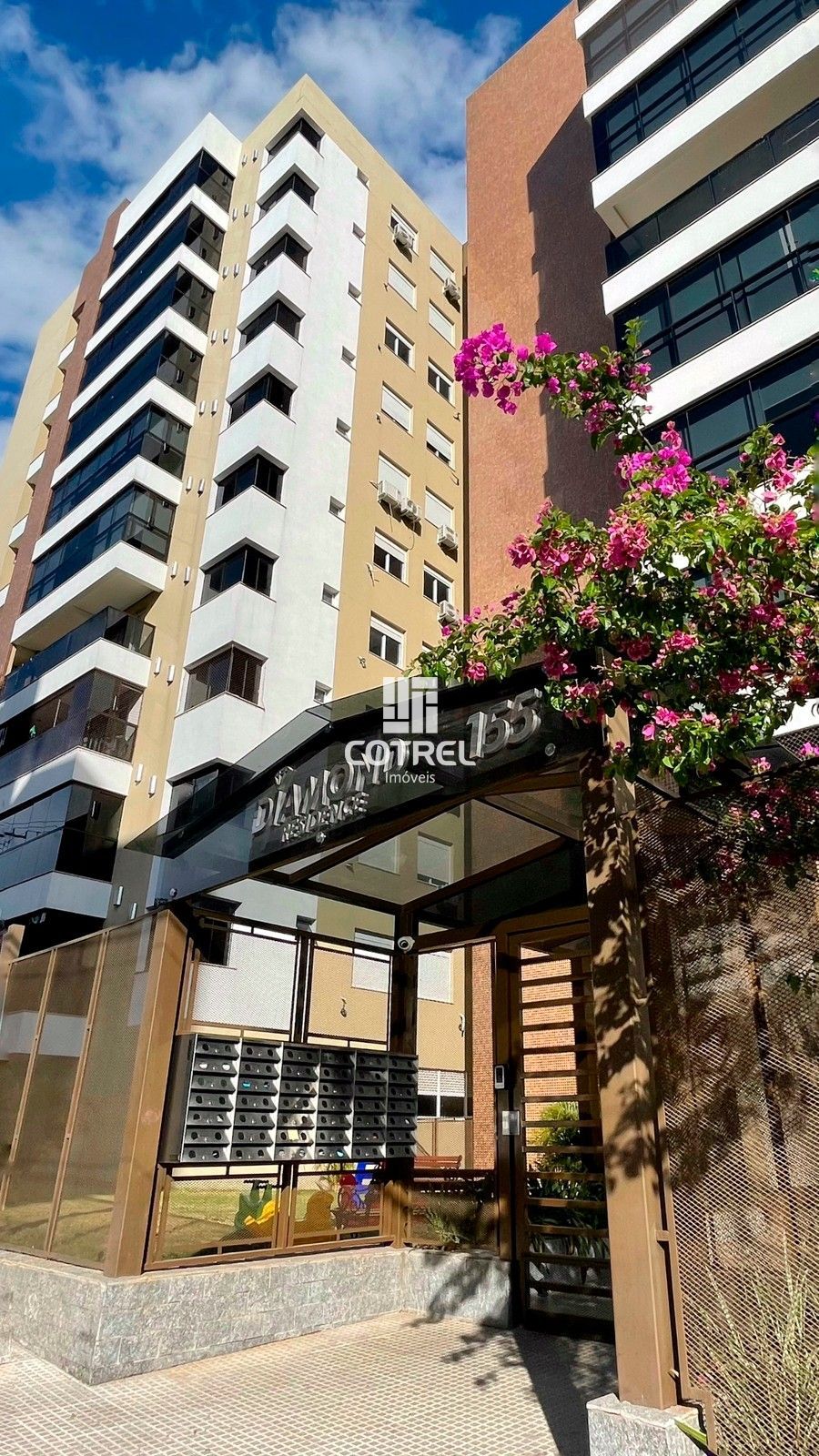 Apartamento à Venda 3 suítes no bairro Nossa Sra de Lourdes em Santa Maria RS