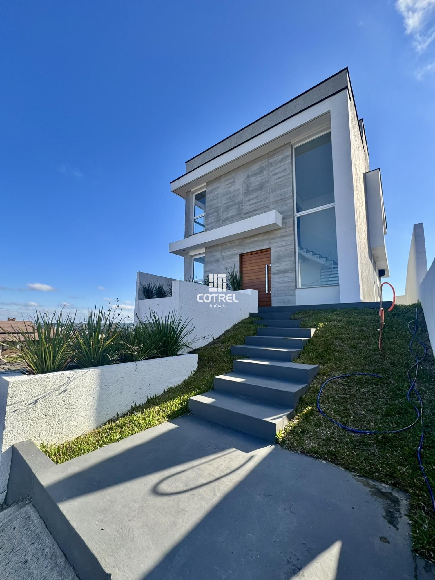 Casa à Venda e Locação 3 dormitórios suítes no Res. Real Park em Santa Maria RS