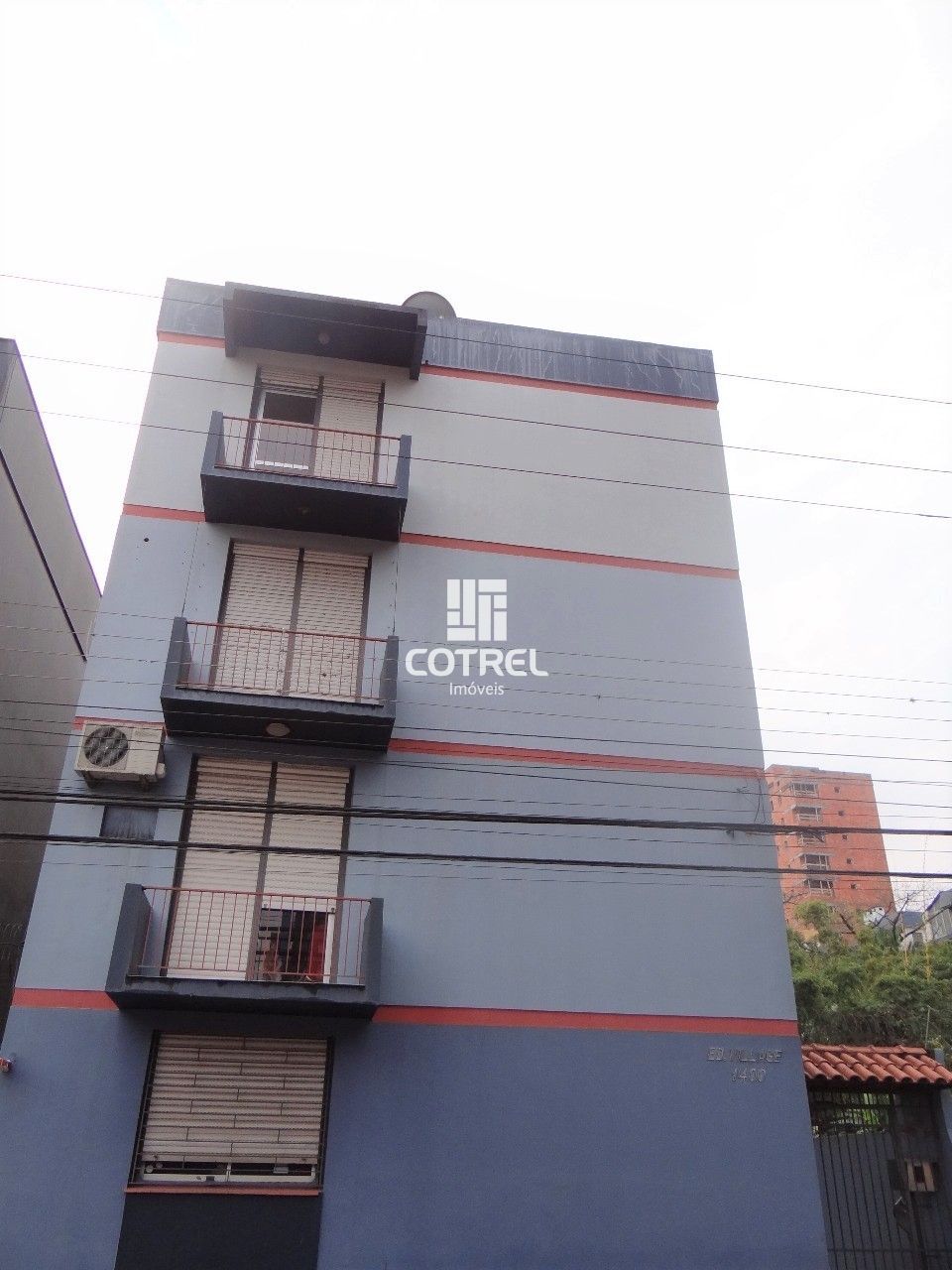 Apartamento central 3 dormitórios sendo 1 suíte e 1 vaga de garagem localizado n