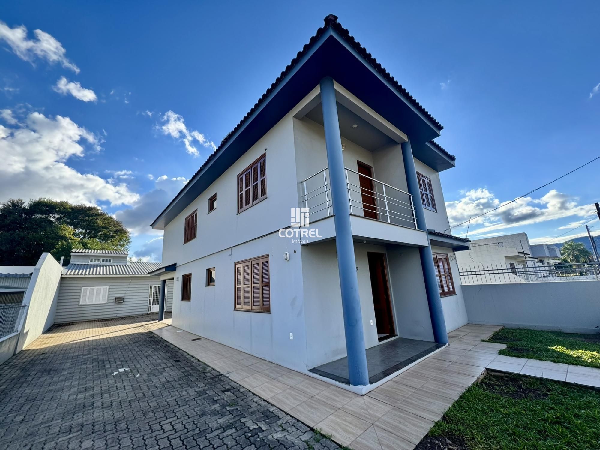 Casa para Locação 6 dormitórios sendo 1 suíte no bairro Pé de Plátano