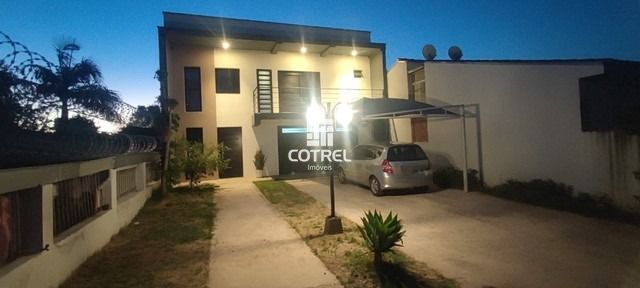 Casa 3 dormitórios 1 súite 2 vagas de garagem localizada no Bairro Juscelino Kub